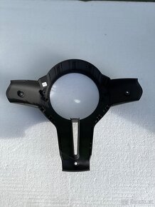 KRYT M VOLANTU - 2