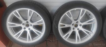TESLA Y sada originál kol s pneu - 2