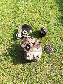 Motor Manet Skutr - 2