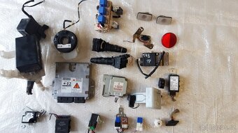 Nissan X-Trail T30 –  Náhradní díly - 2