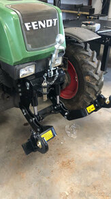 Prodám universální přední tříbodový závěs 1,1 t - 2