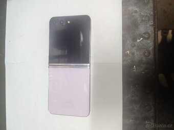 Samsung Galaxy Z Flip 5 - 2