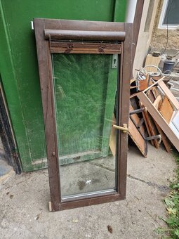 Prodám dvě dřevěná okna. - 2