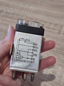 Relé Mercedes Benz W124 - 2