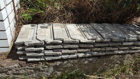 Daruji za odvoz betonové střešní tašky - 2