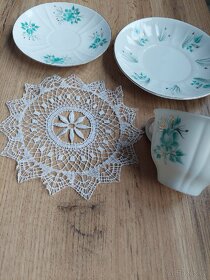 Samostatný , starožitný hrneček - 2