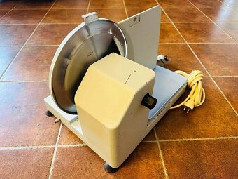 882 PROFI nářezák nářezový stroj STROJOBAL - 2