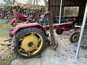 Traktor RS - 2