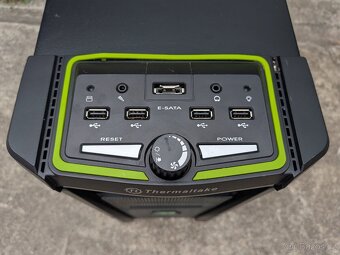 Ikonická PC skříň Thermaltake Element V NVIDIA Edition - 2