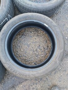 Prodám letní pneu Goodyear EfficientGrip 215/50/19 - 2