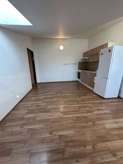 Pronájem ateliéru 3+kk - 63 m2, ul. Nováčkova - Brno . - 2