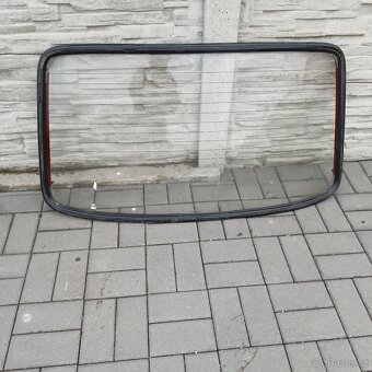 Zadní okno Škoda 105 120 - 2