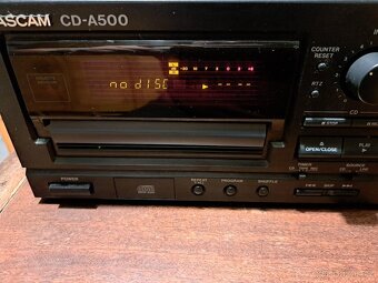 Tascam CD-A500 na servis - 2