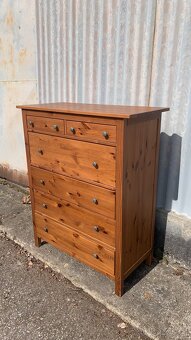 Ikea Hemnes vysoká komoda 6š masiv mořidlo antik Leksvik - 2