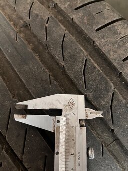 Pneu 245/45 r19 - 2