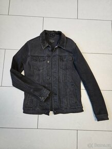 17ks oblečení (cca vel. M) a 3ks obuvi (Hollister, ASOS,...) - 2