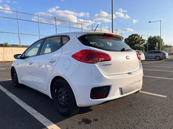 Kia Ceed 1.4 CVVT Exclusive | Hatchback | Bílá perleť - 2