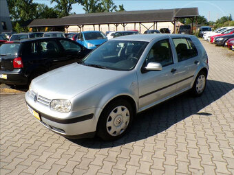 Volkswagen Golf 1,6 i KLIMA,TAŽNÉ ZAŘ. - 2