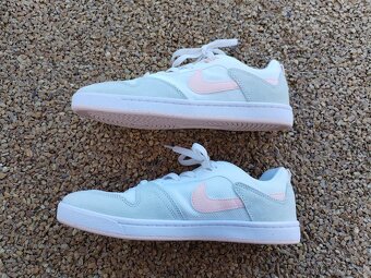 Nike - 2