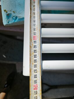 Žebřík radiátor s bočním připojením 750x1680mm - 2