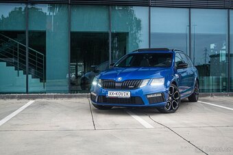 Škoda Octavia Combi 2.0 TDI RS DSG 4x4 Modrá - 2