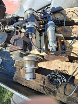 vřeteník-vřeteno - 2