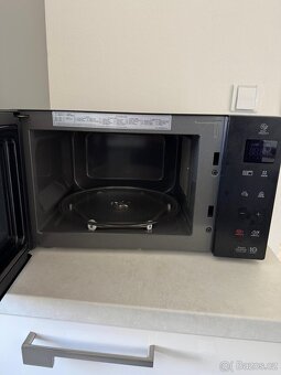 LG MH6535GIS - mikrovlnná trouba - 2