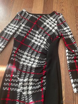 Úžasné šaty (vel.M) - 2