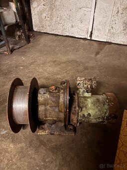 Elektromotor s převodovkou - 2