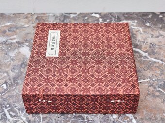 Japonský porcelánový holicí talíř Imari v dárkové krabici - 2