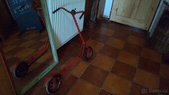 Starozitna dětská koloběžka - 2