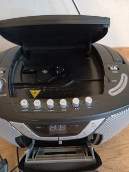 RÁDIO VAJÍČKO ZN. SENCOR 220 V. - 2