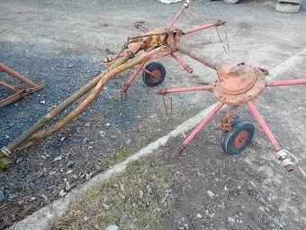 Malý obraceč sena BAUTZ - 2