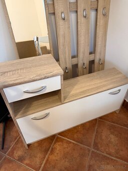 Botník s věšákem - 2