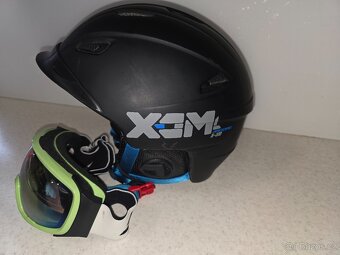 Lyžařská helma+brýle - 2