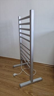 Elektrický sušák na ručníky / žebřík - 2