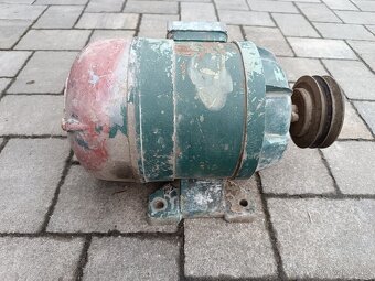 Prodám elektromotor 1,6kW - 2