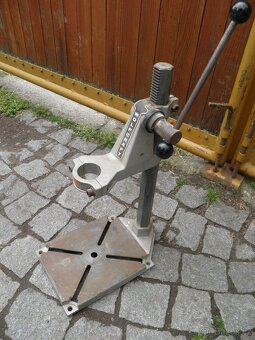 STOJAN NA VRTAČKU - 2
