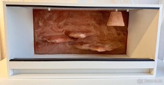 Nové terárium 100×50×50 cm s 3D cihlovým pozadím a květináči - 2