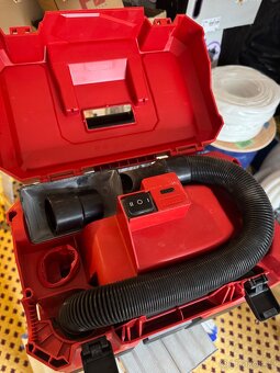 Milwaukee M12 vysavač FVCL-0 - 2