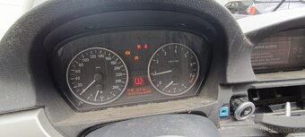 BMW e91 325xi na díly, motor s LPG ok - 2