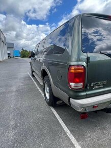 Koncová světla Ford Excursion - 2
