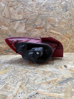 Prave zadni svetlo Seat Ibiza 2010 - 2