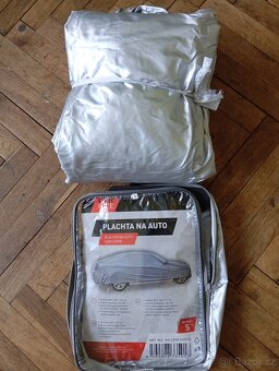 Plachta na auto velikost S - 2