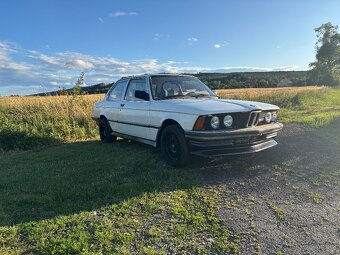 BMW 320 e21 - 2