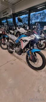 CFMOTO 450MT-R E5+ MODRÁ Zephyr Blue + ZIMNÍ VÝBAVA ZDARMA - 2