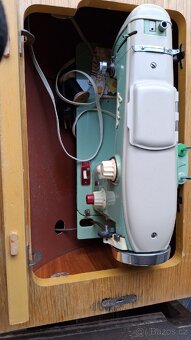 Lada šicí stroj - 2