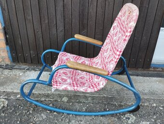 Houpací křeslo dětské funkcionalismus - 2