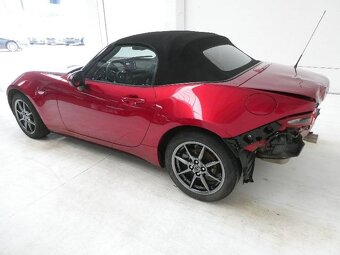 MAZDA MX-5   37tkm , havarované  na  zadek - 2