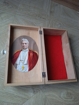 Prodám levně starou dřevěnou krabičku - 2